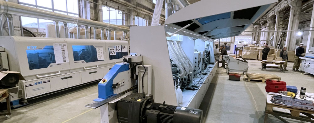 Welche Maschinen werden benötigt, um mit der Möbelproduktion zu beginnen? Mittelständische Produktion