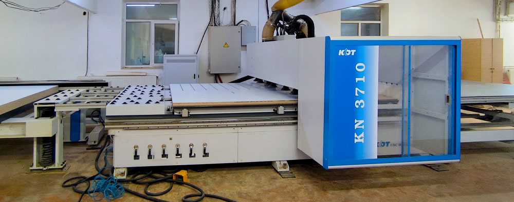 Automatisierte Fertigungslinie basierend auf dem CNC-Bearbeitungszentrum KN-3710DE (ältere Ausführung)