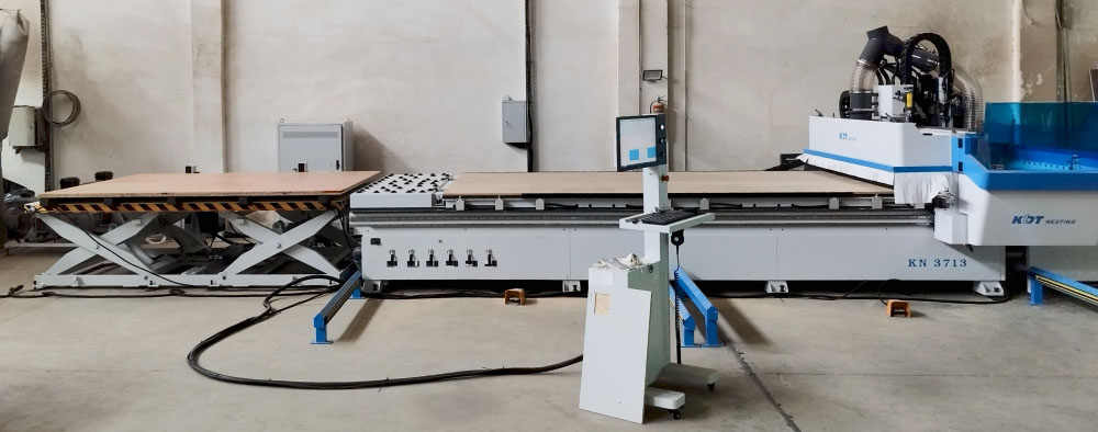 Automatisierte Fertigungslinie basierend auf dem CNC-Bearbeitungszentrum KN-3713D