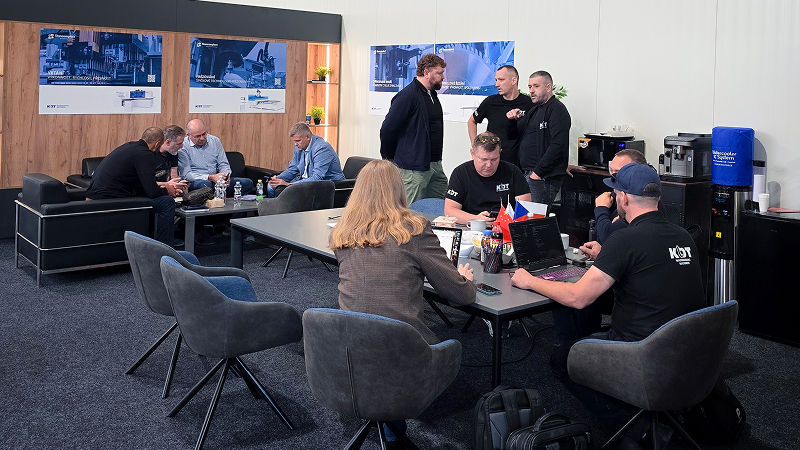 Besprechung technischer Fragen und Kundenprojekte