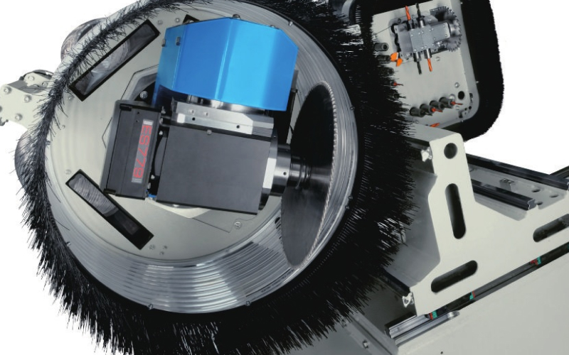 Die Maschine ist mit einer leistungsstarken 12-kW-Elektrospindel des italienischen Herstellers HSD ES779 ausgestattet