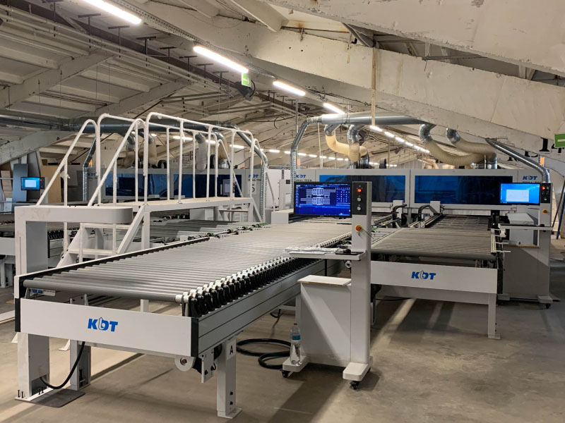 CNC-Bohr- und Fräszentrum KD-812HA
