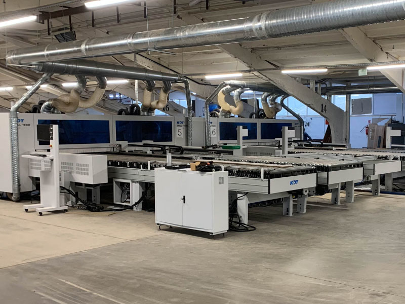 CNC-Bohr- und Fräszentrum KD-812HA
