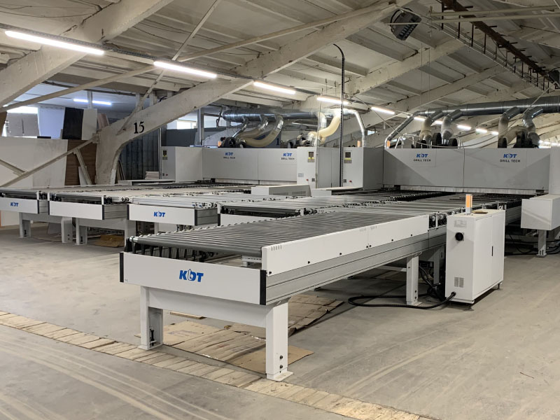 CNC-Bohr- und Fräszentrum KD-812HA
