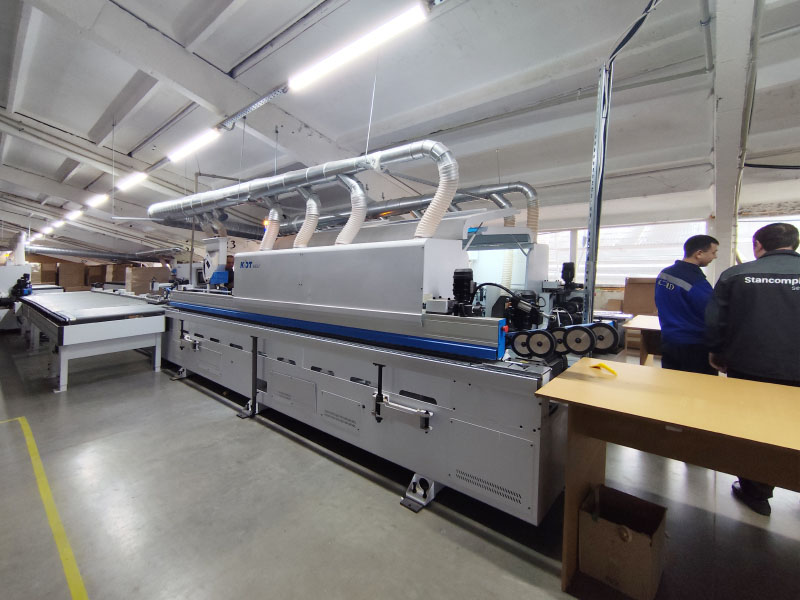 Automatische Kantenanleimmaschine KE-655JHSKA
