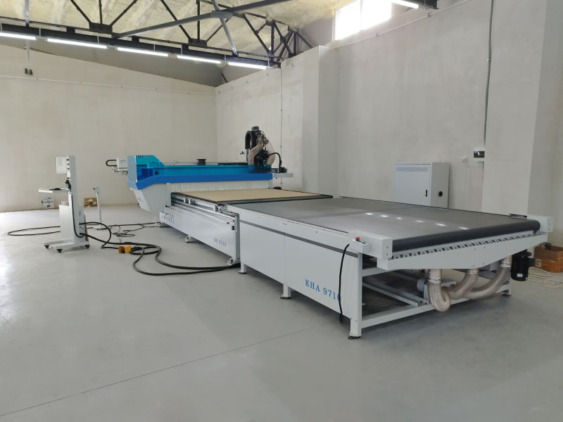 Automatisierte Fertigungslinie basierend auf dem CNC-Bearbeitungszentrum KN-3710DE