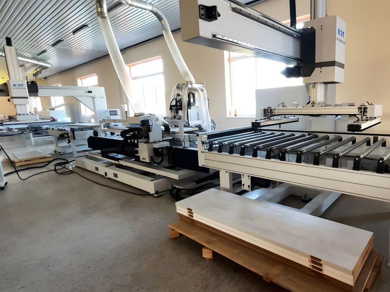 Automatisierte Fertigungslinie basierend auf der CNC-Fräsmaschine KDT KHM-660B