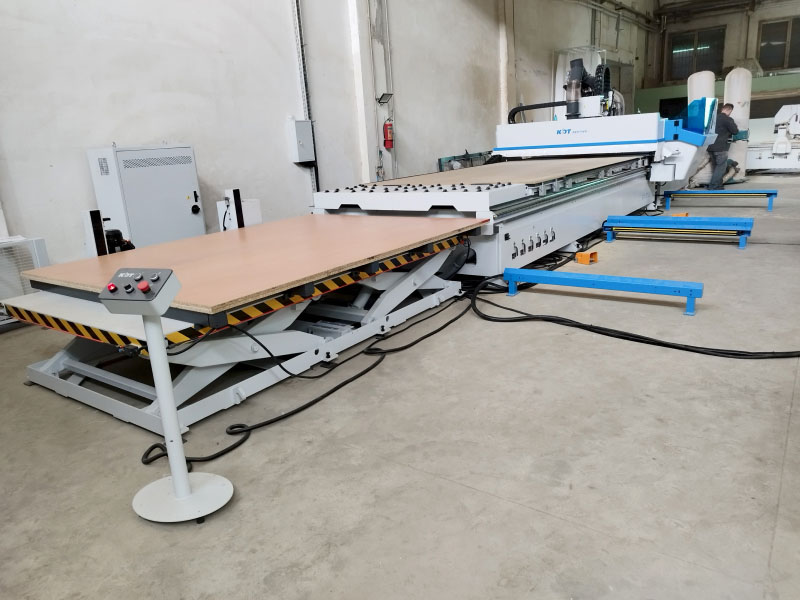 Automatisierte Fertigungslinie basierend auf dem CNC-Bearbeitungszentrum KN-3713D