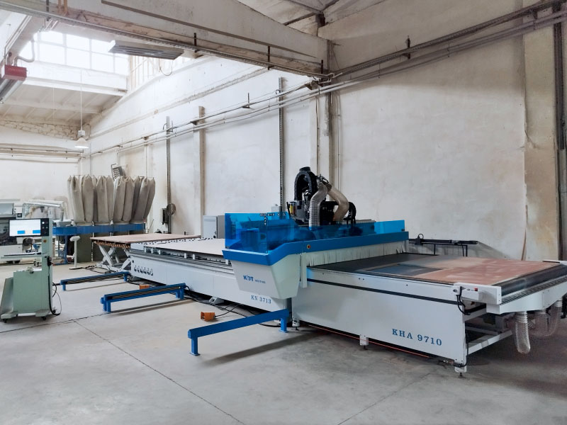 Automatisierte Fertigungslinie basierend auf dem CNC-Bearbeitungszentrum KN-3713D