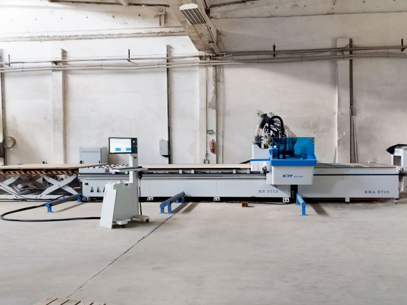 Automatisierte Fertigungslinie basierend auf dem CNC-Bearbeitungszentrum KN-3713D