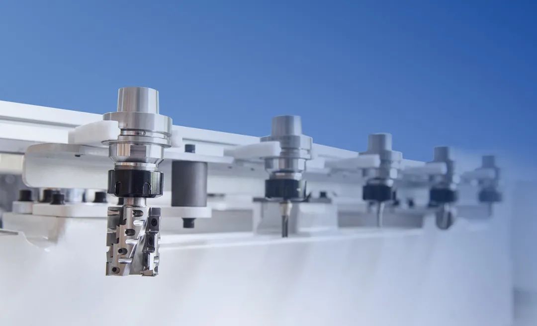 Linearer Werkzeugwechsel mit 5 Positionen
